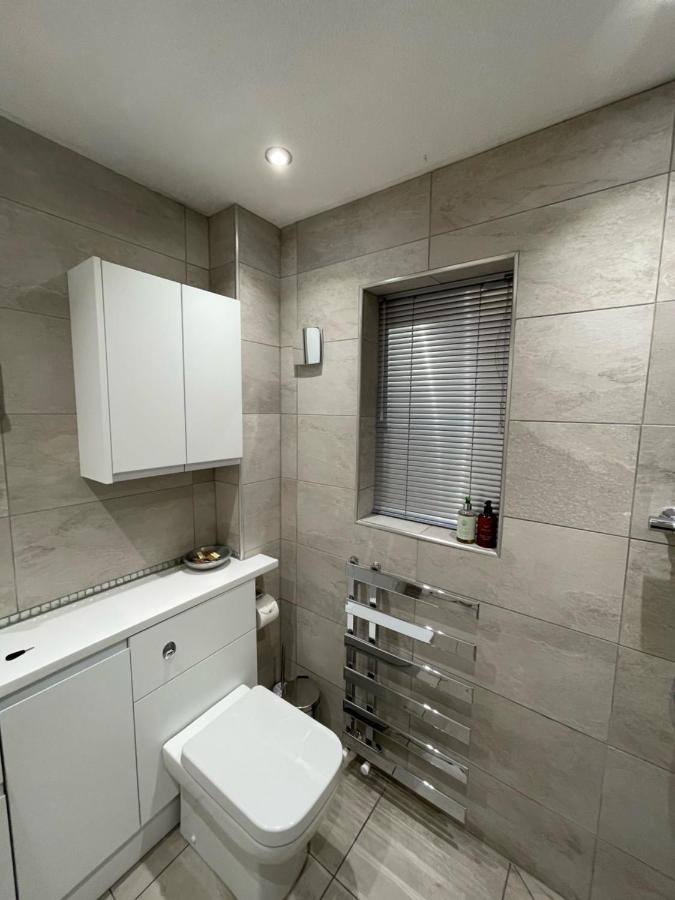 Riverside 2 Bedroom Townhouse With Car Charger Abergavenny Exterior foto