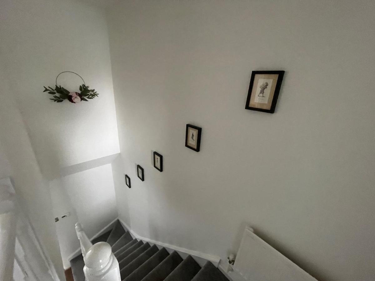Riverside 2 Bedroom Townhouse With Car Charger Abergavenny Exterior foto