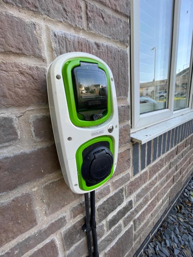 Riverside 2 Bedroom Townhouse With Car Charger Abergavenny Exterior foto