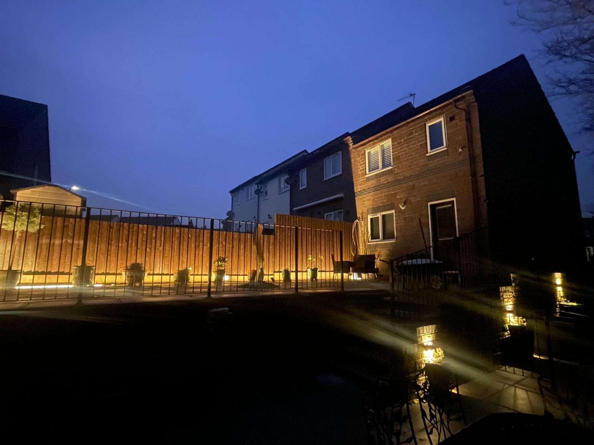 Riverside 2 Bedroom Townhouse With Car Charger Abergavenny Exterior foto